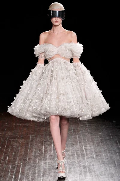 Look 22